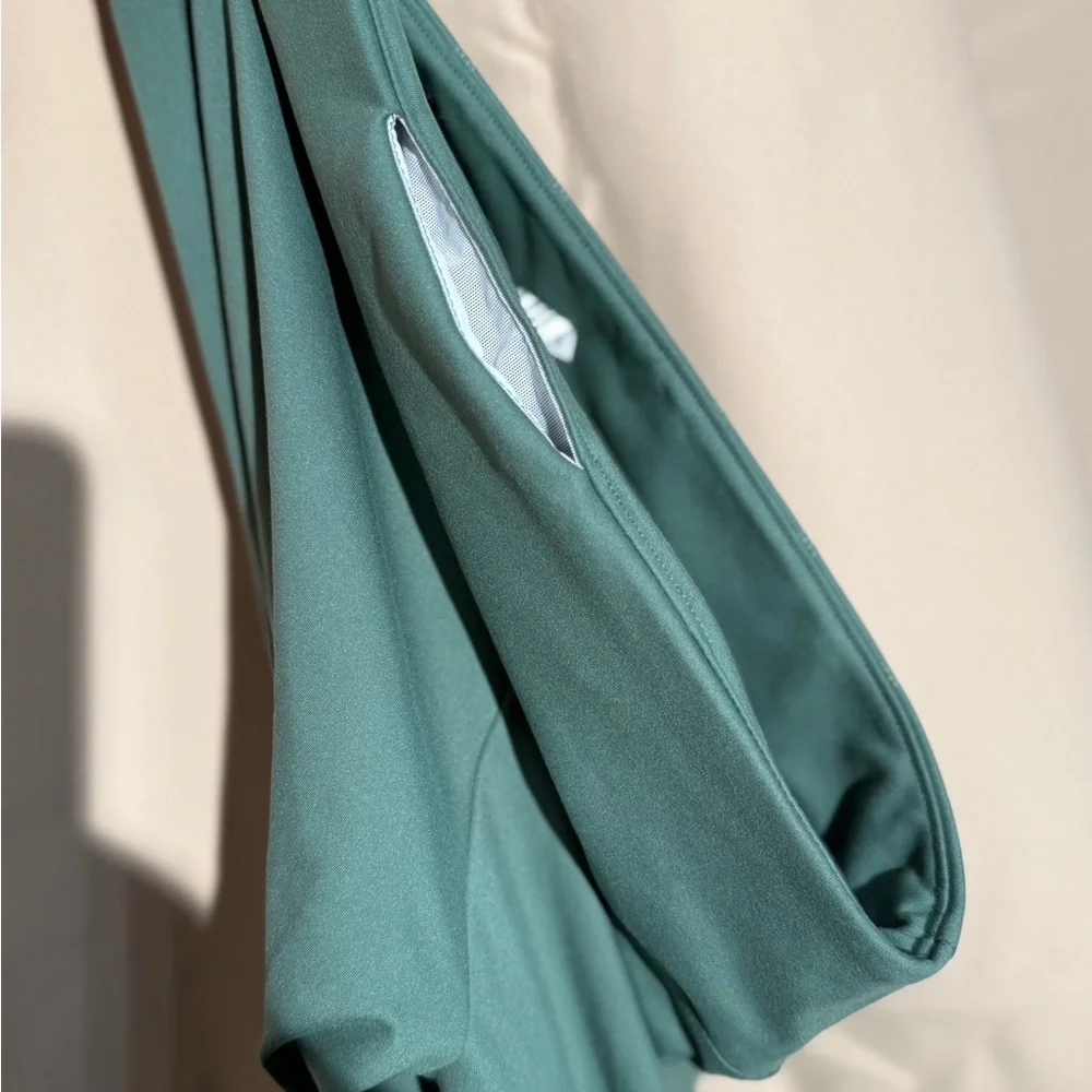 PINK Victoria's Secret Teal Yoga Pants - NWT - Picture 8 of 8